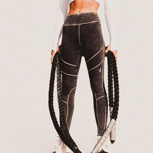 Free People movement New Flow Leggings Vintage Black Washed contrast stitch XS - Picture 1 of 8